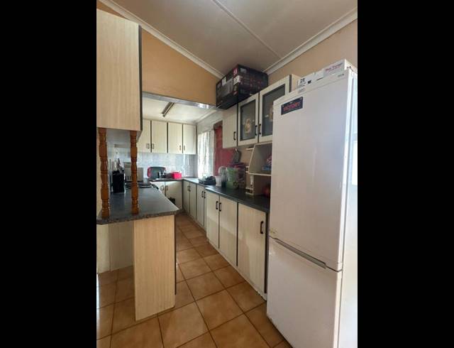 3 BEDROOM HOUSE FOR SALE IN NEWLANDS WEST
